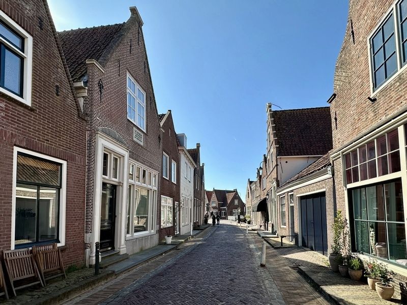 Leo Hordijk Memorial - wide view image. Click for full size.