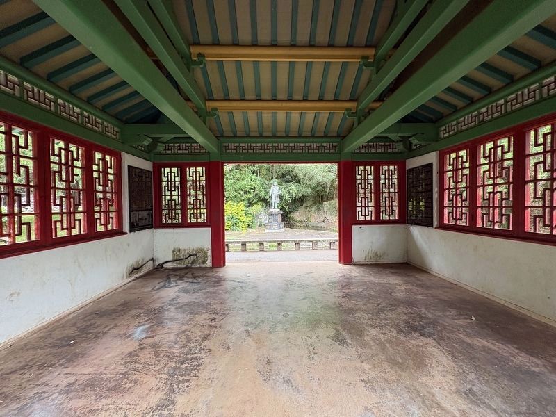 Early Chinese Immigration to Tan Heong Shan: The Sandalwood Mountains Marker image. Click for full size.