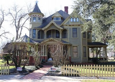 Holman House Marker. Click for full size. Holman House Marker image. Click for full size.