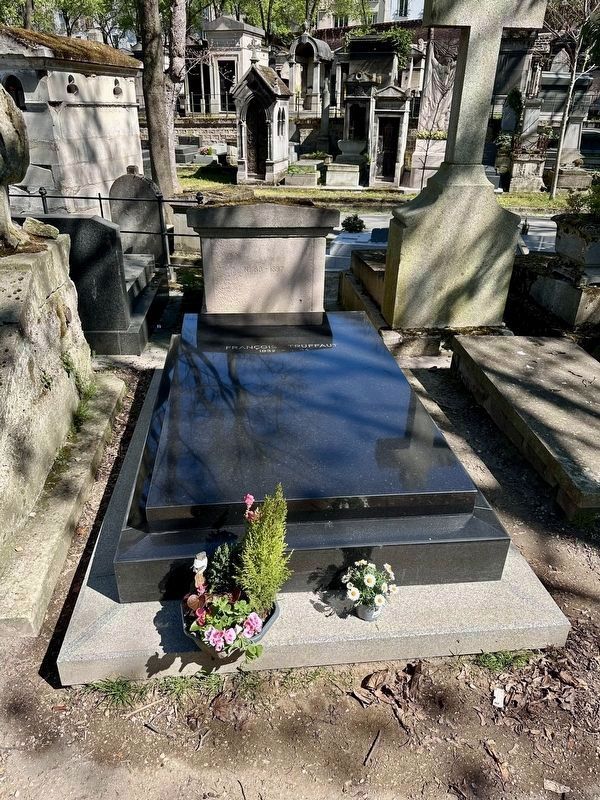 Grave of Fran�ois Truffaut (Division 21) image. Click for full size.