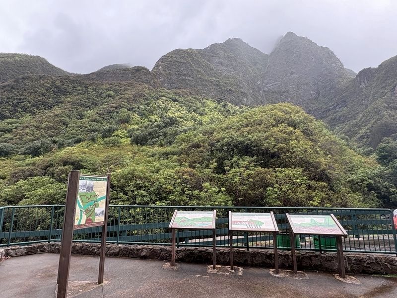 Ka Wai Ola O Kane (The Living Waters of Kane) Marker (marker on backside of tri-panel on left) image. Click for full size.