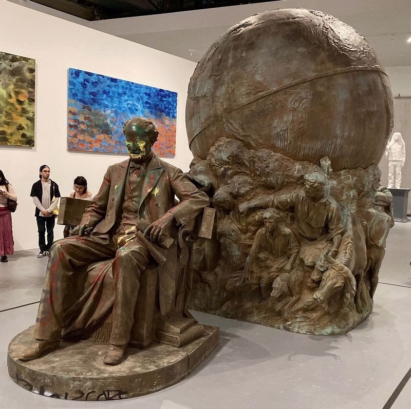 Maury Statue image. Click for full size.