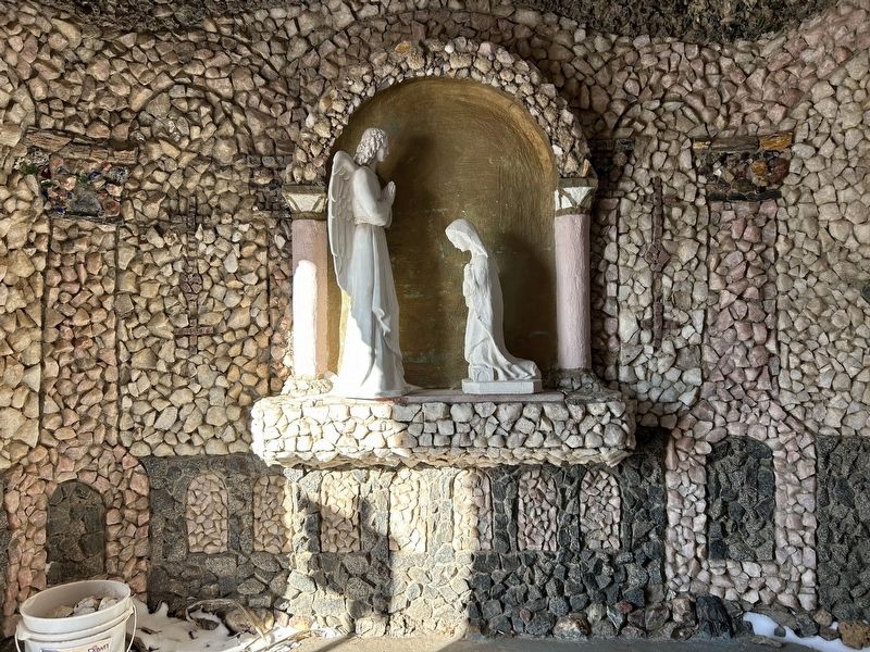 St. Peter's Grotto, Interior North Wall image. Click for full size.