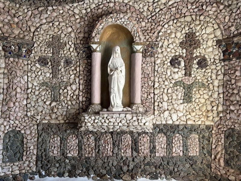 St. Peter's Grotto, Interior South Wall image. Click for full size.