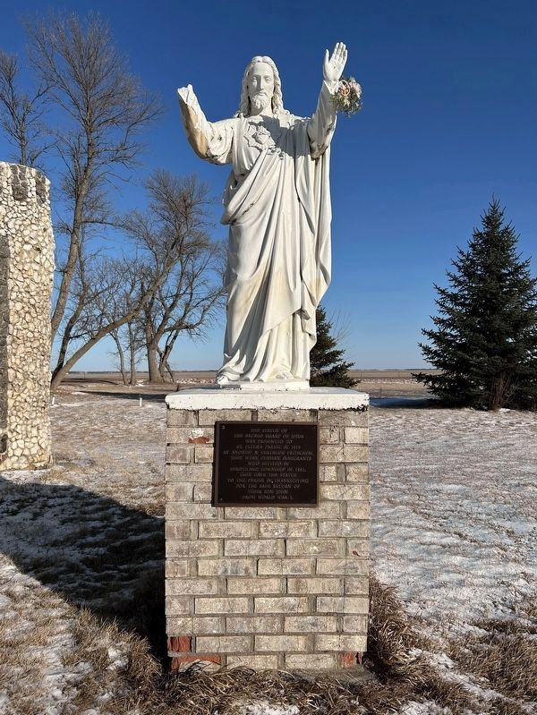 The Sacred Heart of Jesus Statue image. Click for full size.