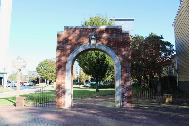 1976 Bicentennial Lafayette Arch image. Click for full size.