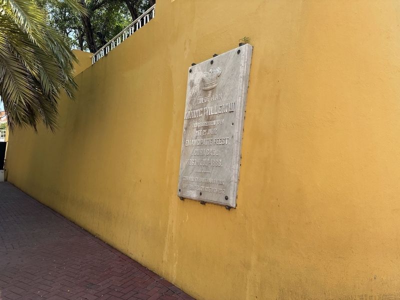Tribute to King Willem III Marker - wide view image. Click for full size.