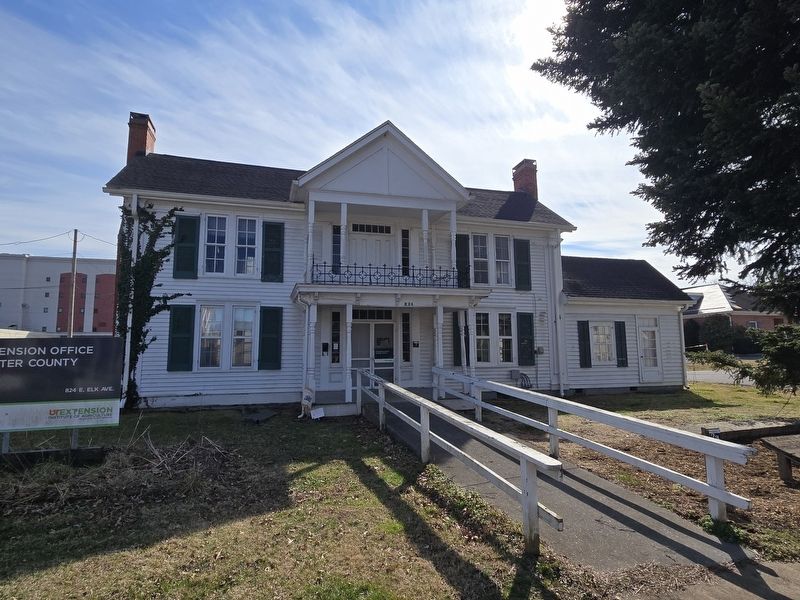 Captain Lynne Folsom House. Marker is to the right of the front entrance. image. Click for full size.