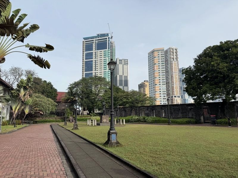 Rotary Club of Manila Lamps and Marker. Click for full size. Rotary Club of Manila Lamps and Marker image. Click for full size.