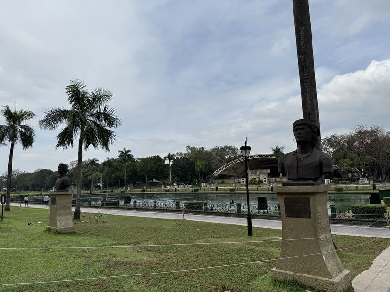 Lapu-Lapu Bust and Marker. Click for full size. Lapu-Lapu Bust and Marker image. Click for full size.