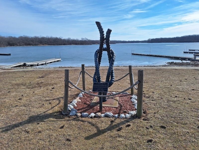 The World's Largest Square Knot Marker image. Click for full size.