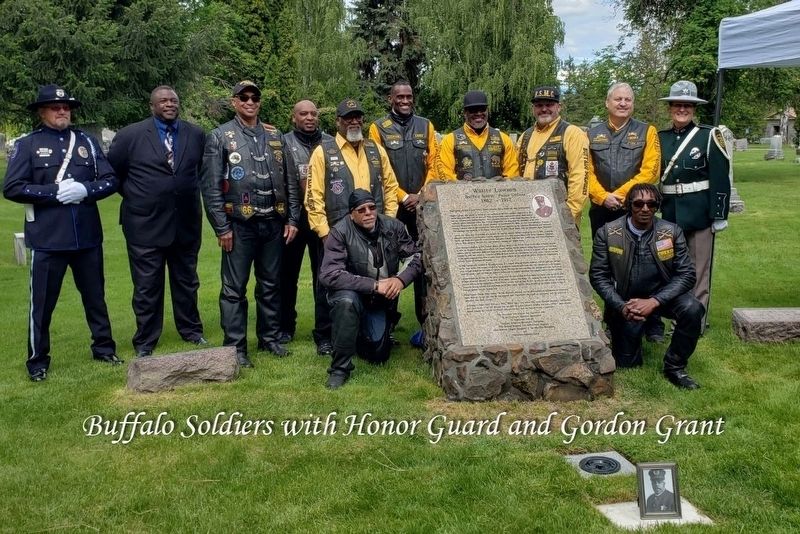 Buffalo soldiers with honor guard and Gordon Grant image. Click for full size.