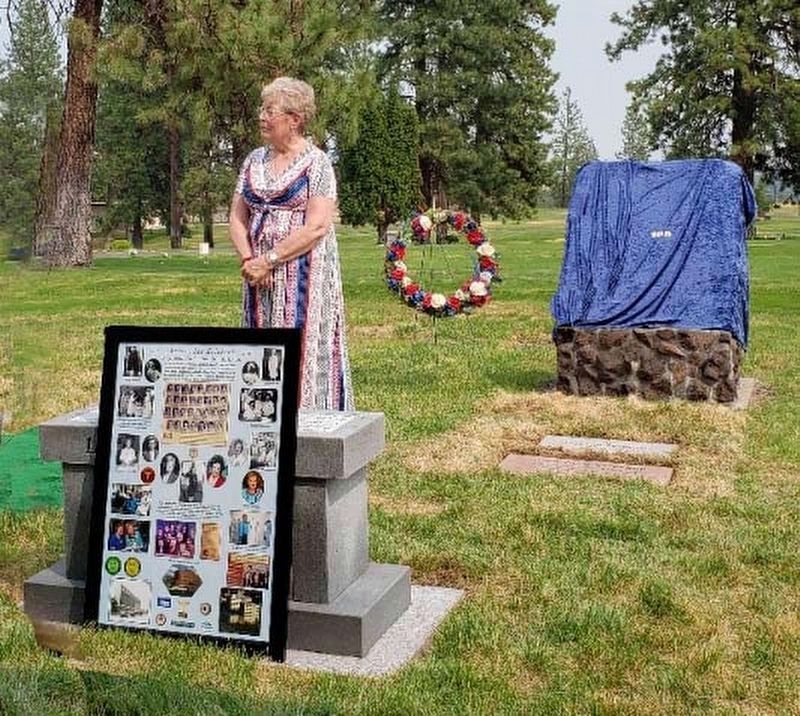 Susan Walker, MC of the marker dedication. image. Click for full size.