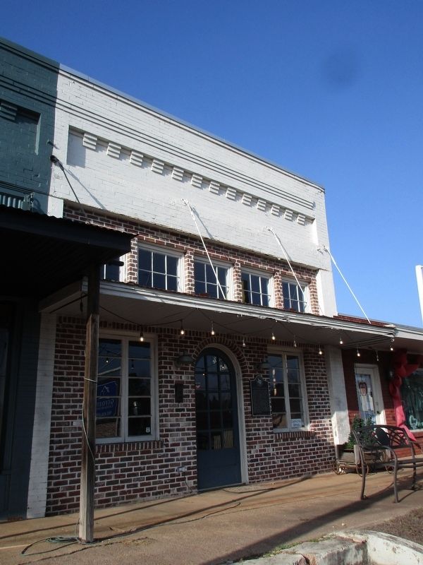 First State Bank of Hallsville building and marker. Click for full size. First State Bank of Hallsville building and marker image. Click for full size.