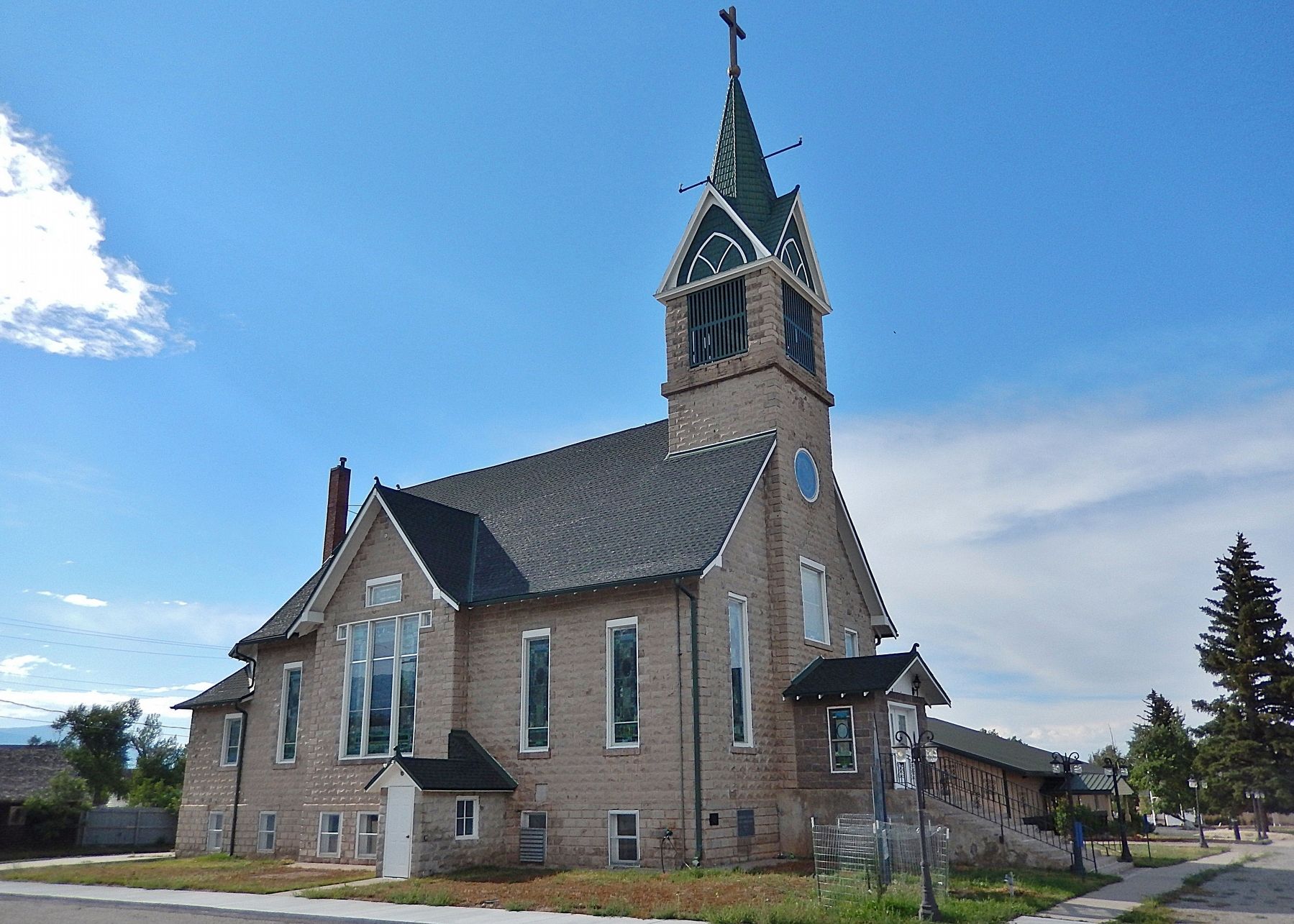 Hope Lutheran Church (<i>southeast elevation</i>) image. Click for full size.