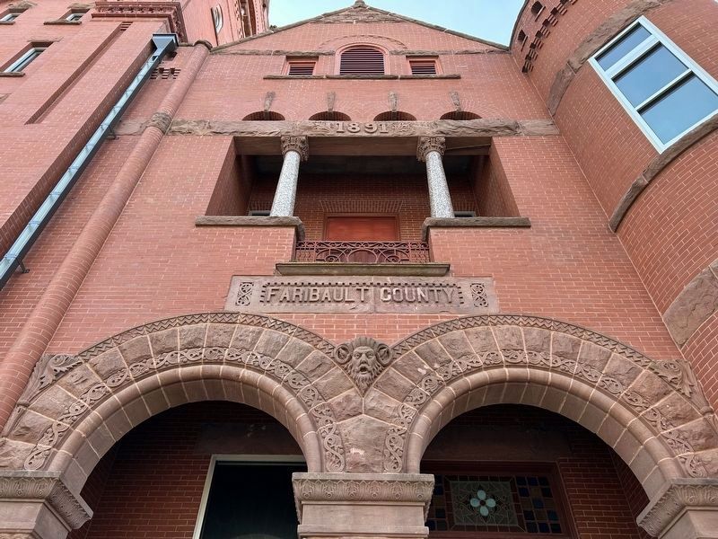 Faribault County Courthouse image. Click for full size.