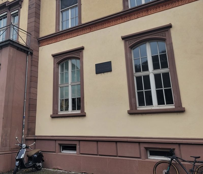 Hier wohnten die Chemiker / Here lived the chemists Marker. Click for full size. Hier wohnten die Chemiker / Here lived the chemists Marker image. Click for full size.