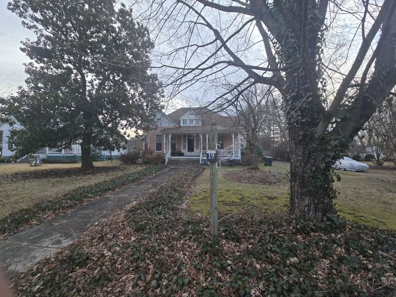 Hunter Cottage and Marker image. Click for full size.