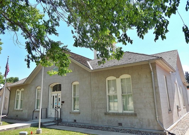 Costilla County Courthouse (<i>southwest elevation</i>) image. Click for full size.