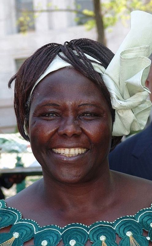 Wangari Maathi (1940-2011) image. Click for full size.