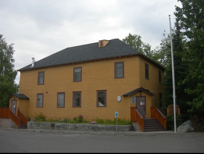 Pioneer School and Marker image. Click for full size.