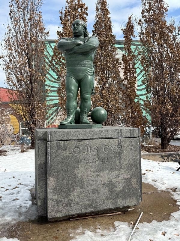 Monument à Louis Cyr (1970), by Robert Pelletier. Click for full size. Monument à Louis Cyr (1970), by Robert Pelletier image. Click for full size.