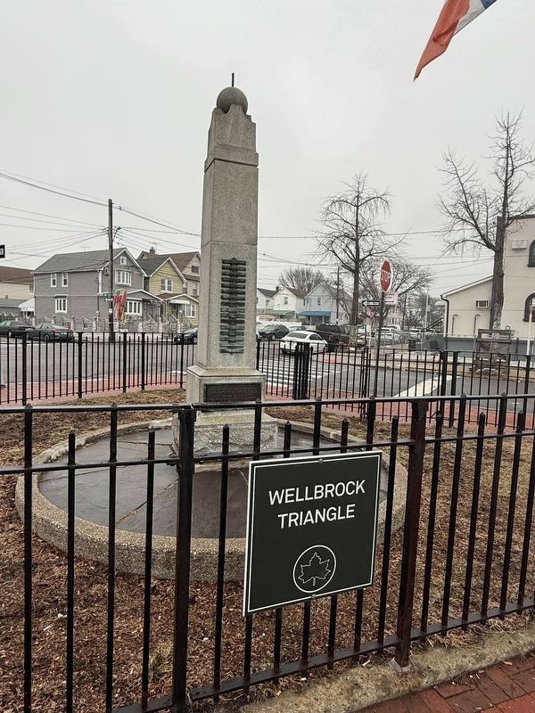 Great World War Memorial in Wellbrook Triangle. Click for full size. Great World War Memorial in Wellbrook Triangle image. Click for full size.