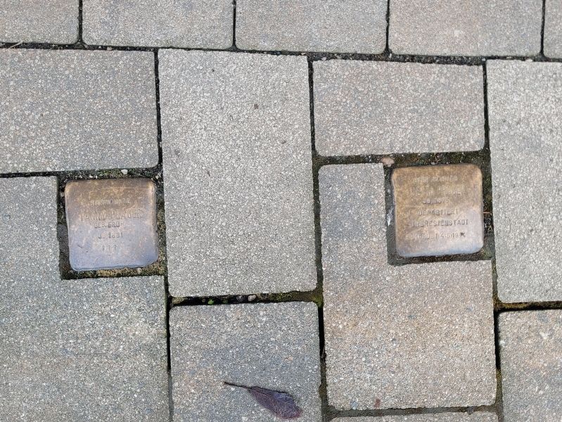 Fanny Prager Marker (left) image. Click for full size.