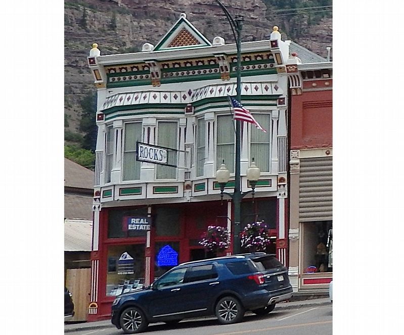 Office Building, 633-635 Main Street image. Click for full size.
