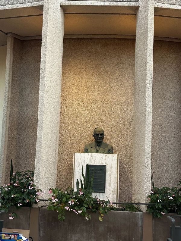 Elmer C. Otto Statue image. Click for full size.