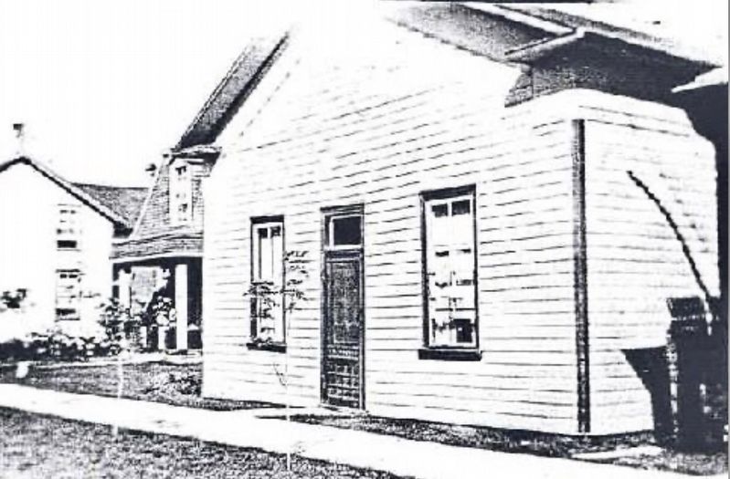 Former Hartman’s Corners School, as a residence ca 1900. Click for full size. Former Hartman’s Corners School, as a residence ca 1900 image. Click for full size.