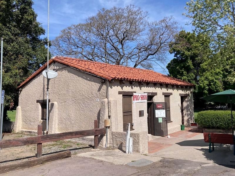 Casa de Carrillo image. Click for full size.