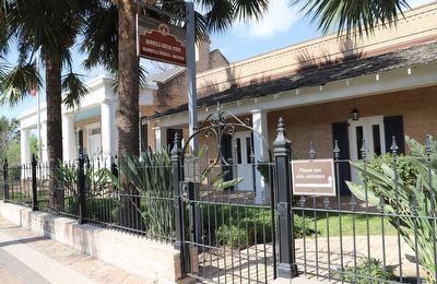 Porfirio Diaz House Marker image. Click for full size.