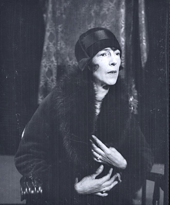 Mazo de la Roche, 1927 image. Click for full size.