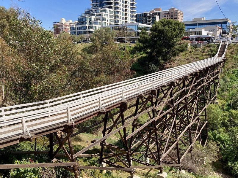 Quince Street Footbridge image. Click for full size.
