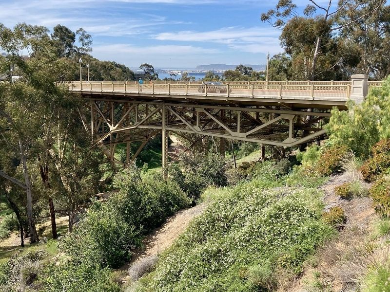 First Avenue Bridge image. Click for full size.