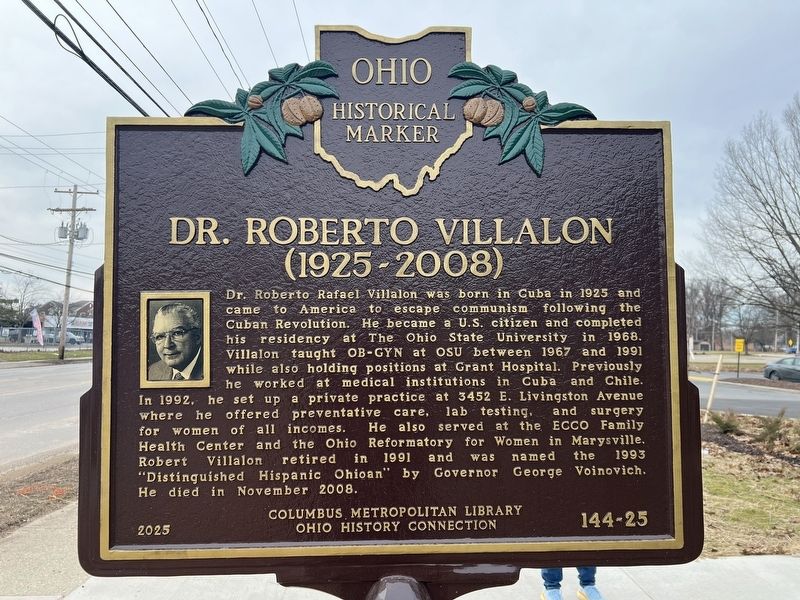 Dr. Roberto Villalon (1925-2008) side of marker. Click for full size. Dr. Roberto Villalon (1925-2008) side of marker image. Click for full size.