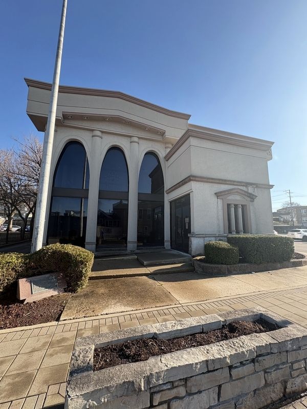 Lemont Tornado of 1976 Marker in front of Lemont National Bank image. Click for full size.