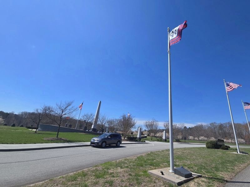 Guilford Courthouse Flag looking towards center obelisk at the Carolina Field of Honor image. Click for full size.