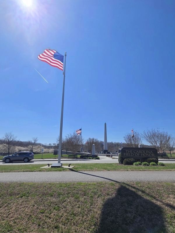 Betsy Ross Flag looking towards center obelisk at the Carolina Field of Honor image. Click for full size.