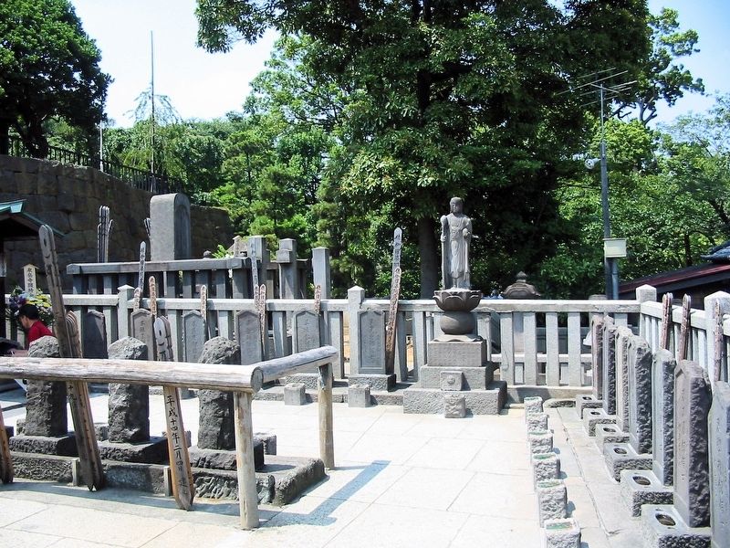 Graves of the 47 Ronin at Sengaku-ji temple, Tokyo.. Click for full size. Graves of the 47 Ronin at Sengaku-ji temple, Tokyo. image. Click for full size.