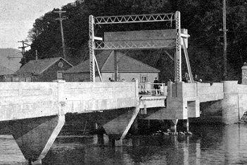 Belvedere-Tiberon Drawbridge image. Click for full size.