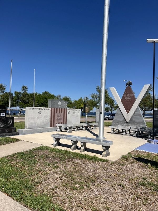 To All Servcemen and Women of Manatee County Marker image. Click for full size.