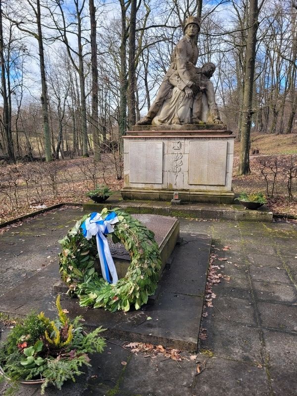 Kriegerdenkmal / World War II War Memorial. Click for full size. Kriegerdenkmal / World War II War Memorial image. Click for full size.