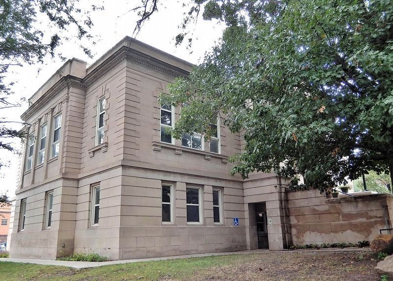 Ottumwa Public Library (<i>southwest elevation</i>) image. Click for full size.