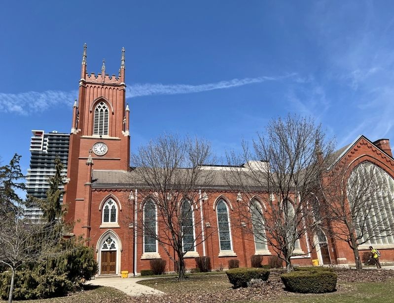 St. Paul�s Cathedral, south elevation image. Click for full size.