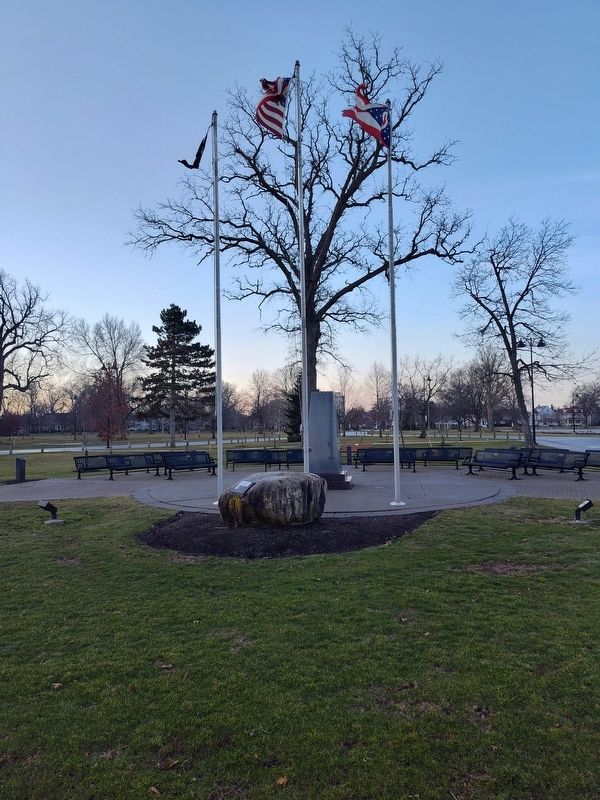 Lakewood Veterans Memorial image. Click for full size.
