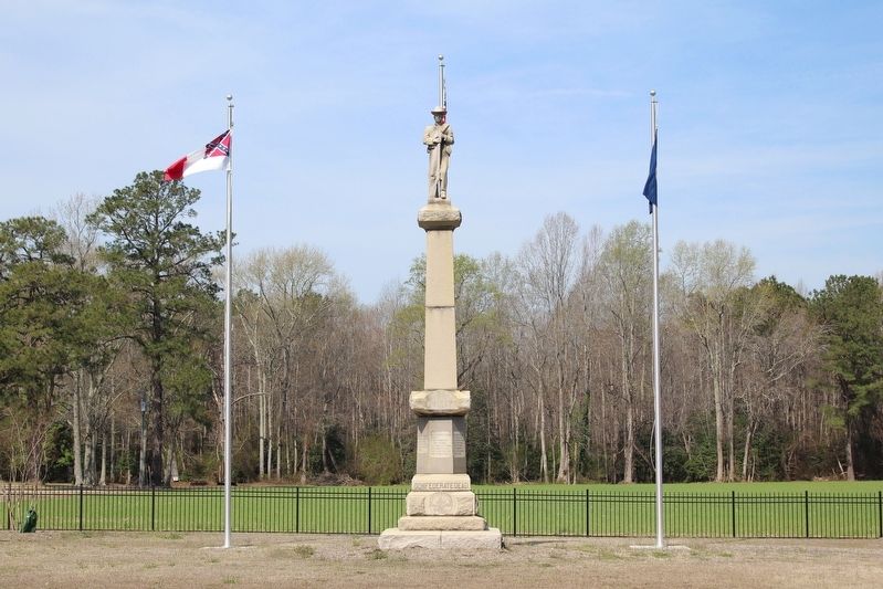 Isle of Wight County Monument to Confederate Dead. Click for full size. Isle of Wight County Monument to Confederate Dead image. Click for full size.