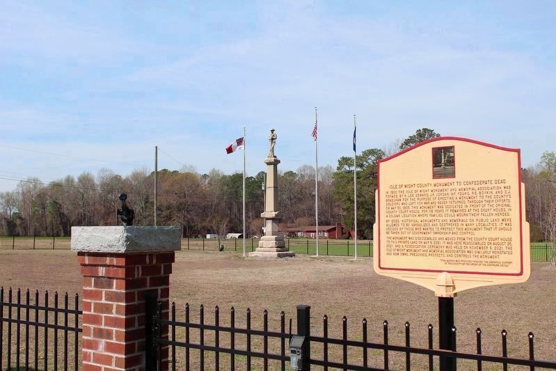 Isle of Wight County Confederate Monument. Click for full size. Isle of Wight County Confederate Monument image. Click for full size.