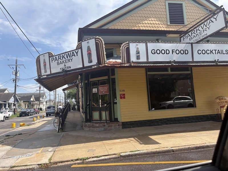 Parkway Bakery & Tavern image. Click for full size.